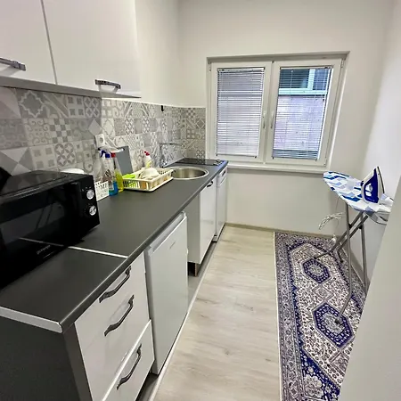 Easy Go Apartment *